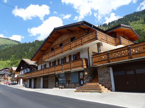 Chalet Chalet-appartement l'Ours met buiten-whirlpool - 10 personen Europa Châtel